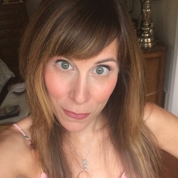 Meet your Posher, Tara - Picture 1 of 1